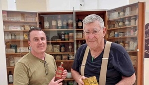 היסטוריה בבקבוקון: אוסף רוקחות נדיר נתרם לאוניברסיטת בן-גוריון בנגב