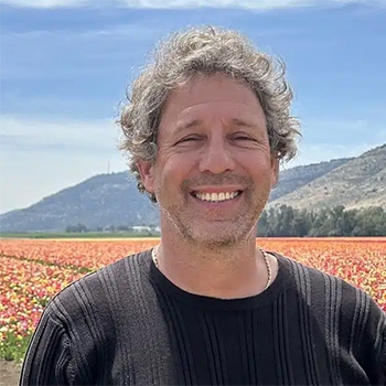 המומחים של PMI משתפים מהשטח -  יחסים לפני תוצאות – אפשרי גם ללא חולצה