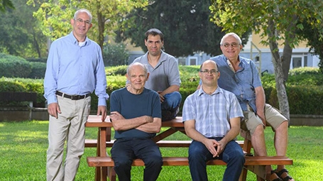 (l-r) Dr. Nir Naftali, Prof. Leslie Leiserowitz, Prof. Dan Oron, Dr. Iftach Nevo and Dr. Yishay Feldman